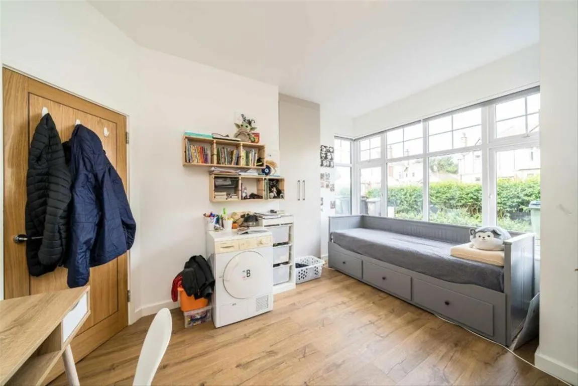 London Road, TW1, photo 8