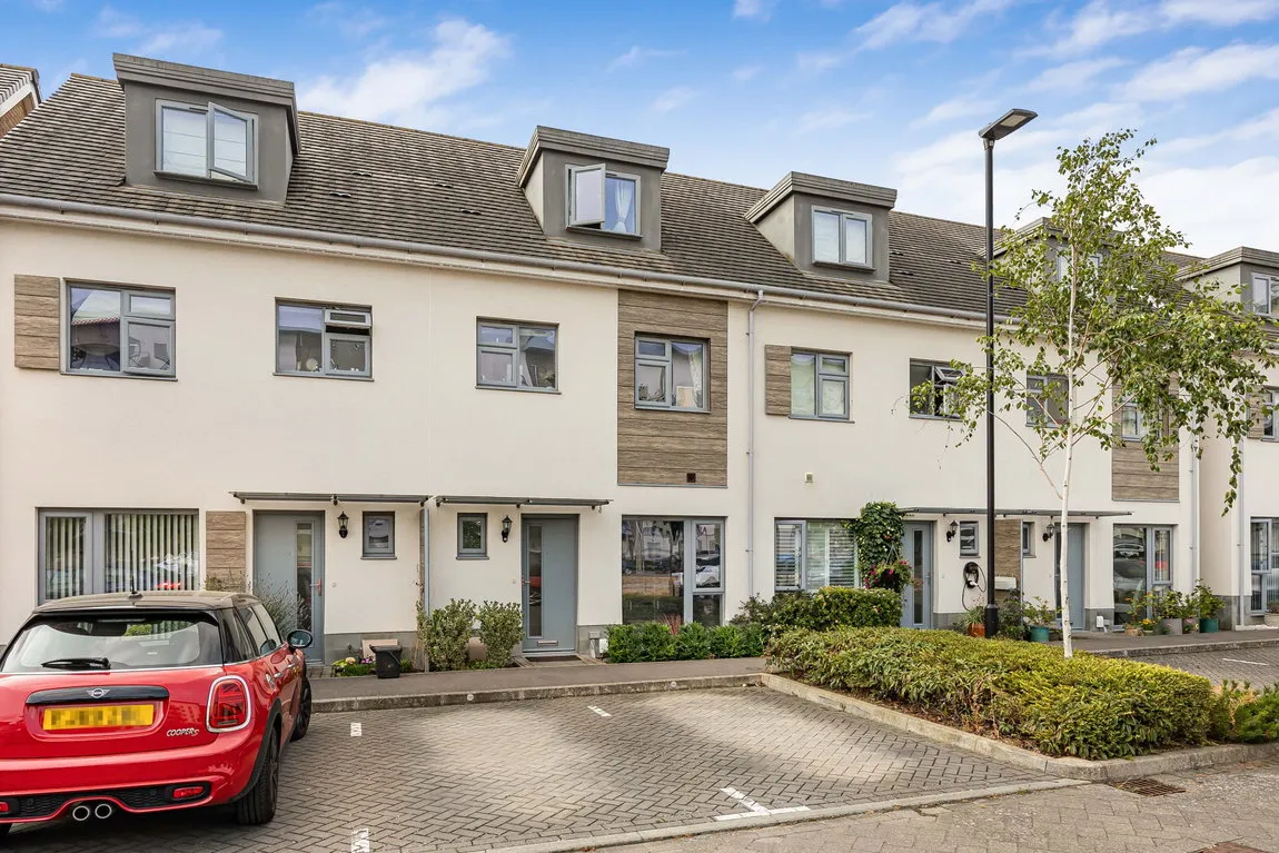 4 bed property for sale — Auriol Way, Maidenhead, SL6 1GF