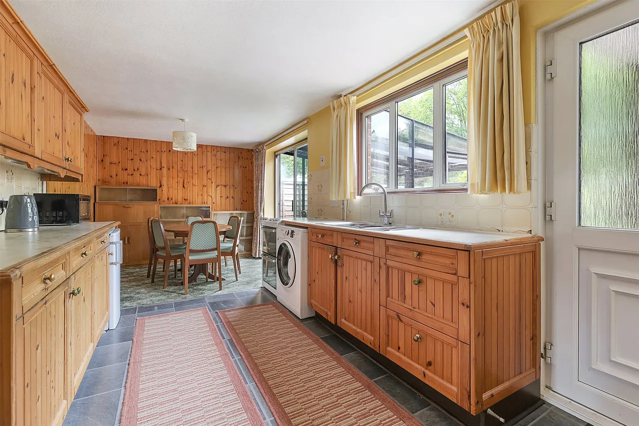 Chestnut Copse, Hurst Green, RH8, photo 4