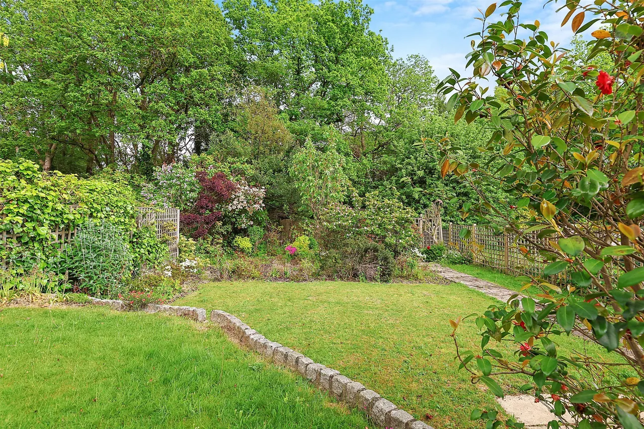 Chestnut Copse, Hurst Green, RH8, photo 12