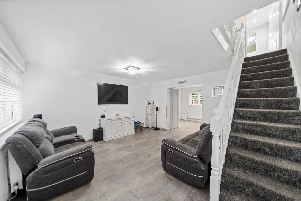 Dalton Grove, Ashton-In-Makerfield, Wigan, Wigan, WN4 9TW, photo 2