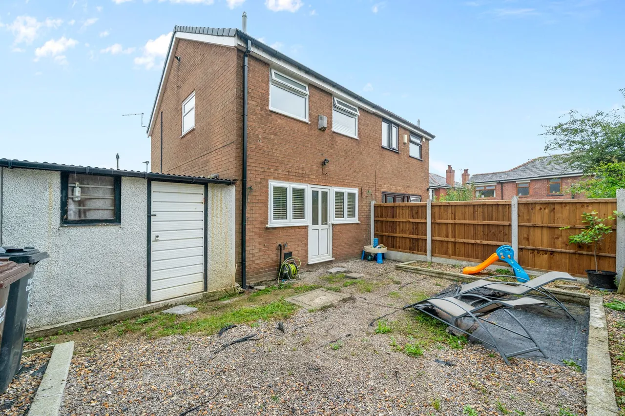 Dalton Grove, Ashton-In-Makerfield, Wigan, Wigan, WN4 9TW, photo 15