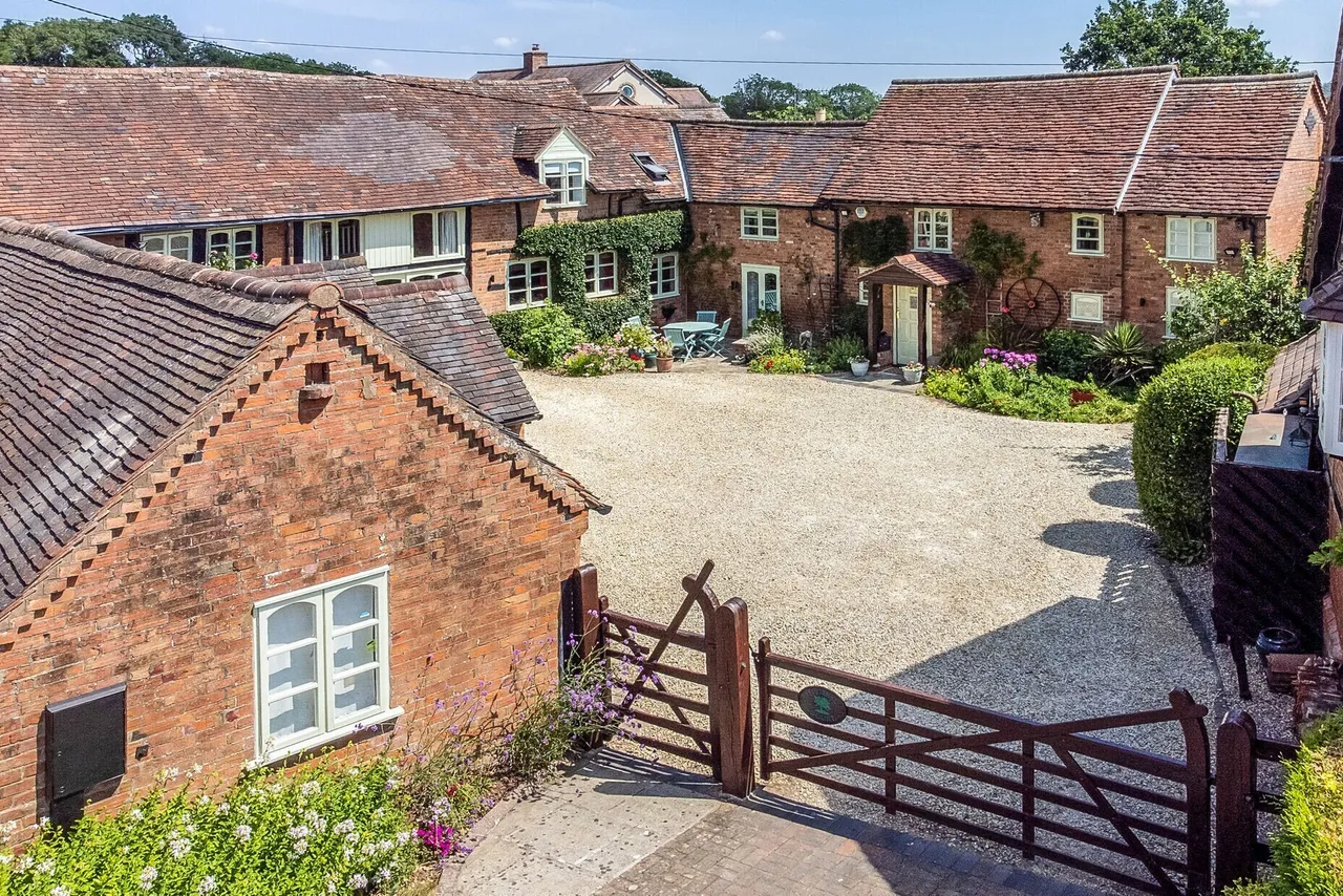 5 bed barn conversion for sale — Langley, Stratford-Upon-Avon, CV37