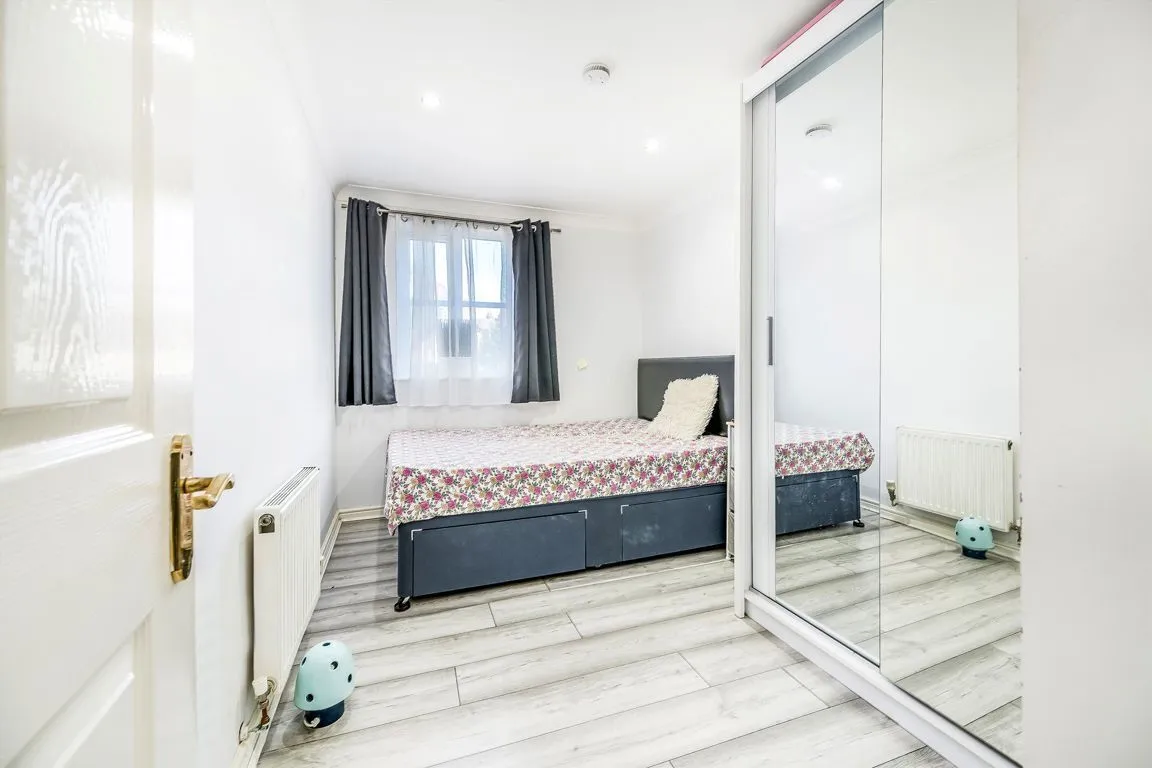 Amelia Close, W3, photo 6
