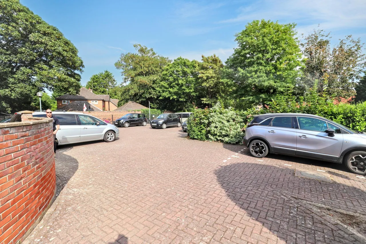 Abbey House, Spalding, PE11, photo 9