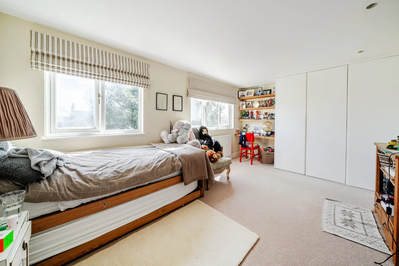 St. Julian's Close, Streatham Common, SW16, photo 9