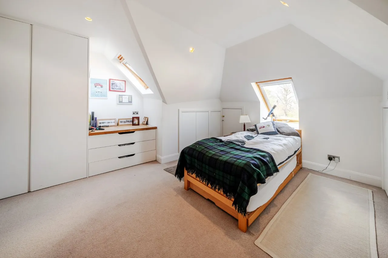 St. Julian's Close, Streatham Common, SW16, photo 8