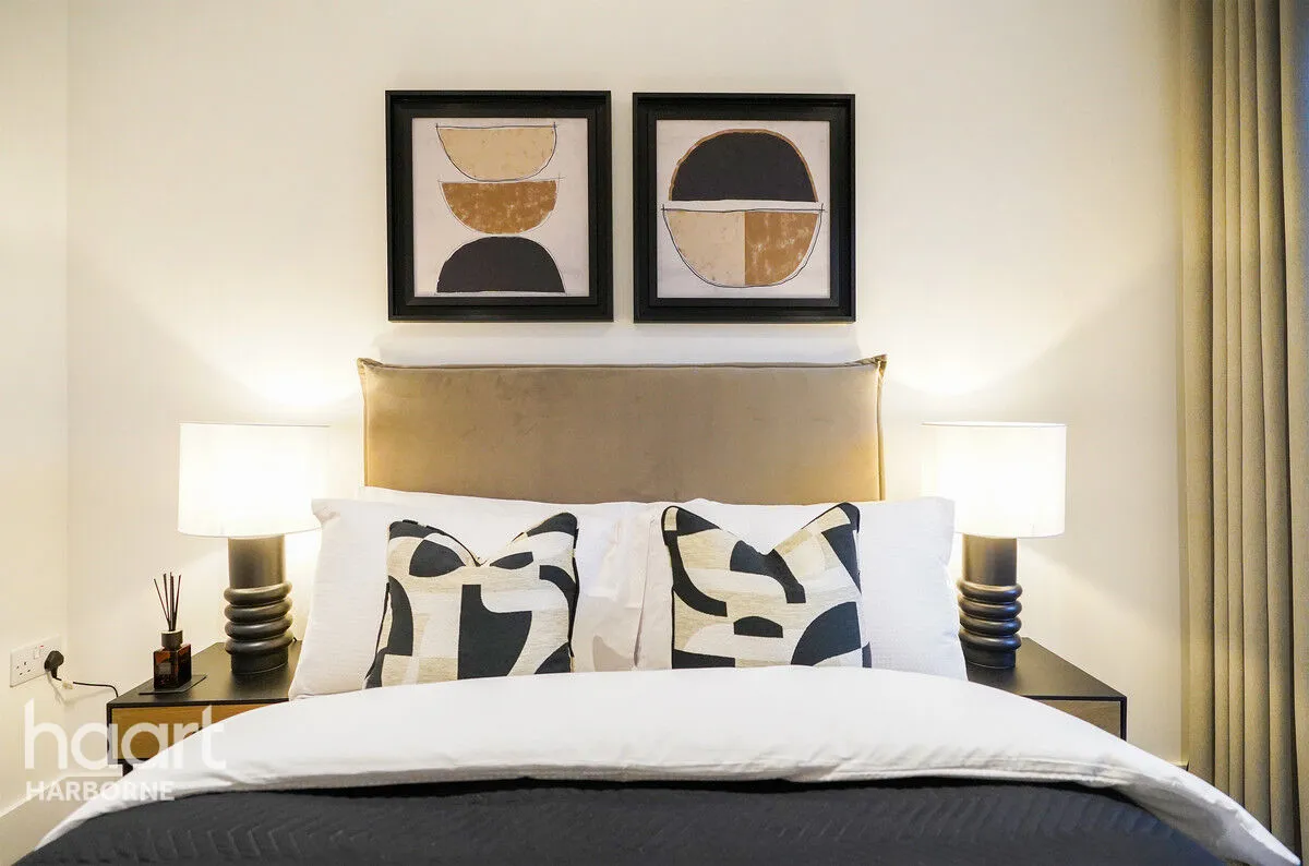 2 bed flat for sale, South Loop Green, Birmingham, B16