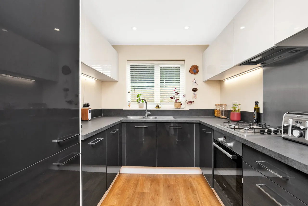 Isles Quarry Road, Borough Green, TN15 8FP, photo 3