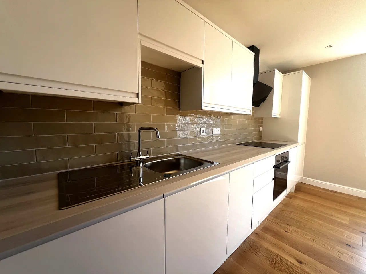 East Park, Crawley, RH10, photo 3