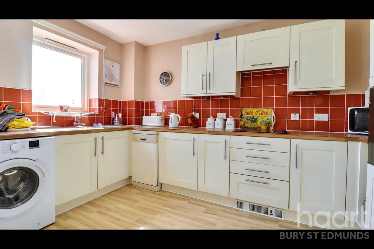 Airfield Road, Bury St Edmunds, IP32, photo 3