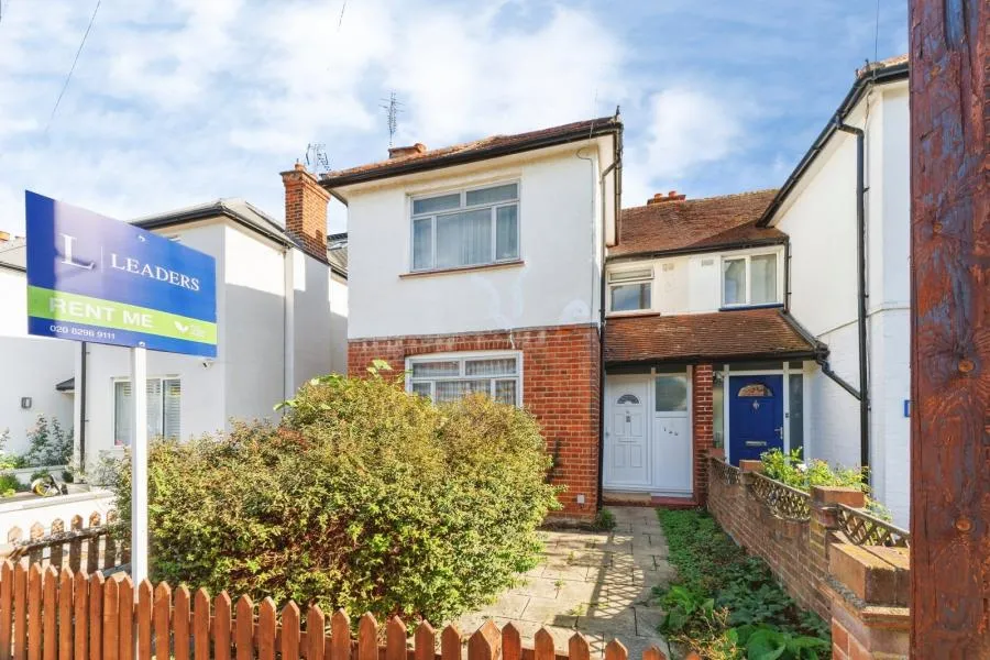 3 bed house to rent, Cotterill Road, KT6