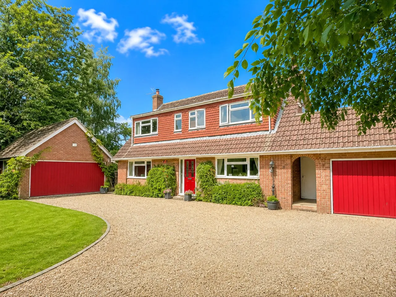 4 bed house for sale, Hound Green, RG27