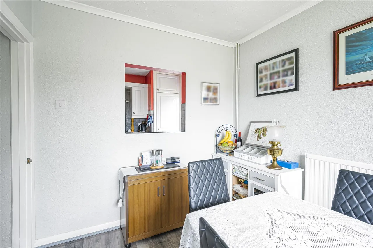 Friars Avenue, Peacehaven, photo 24