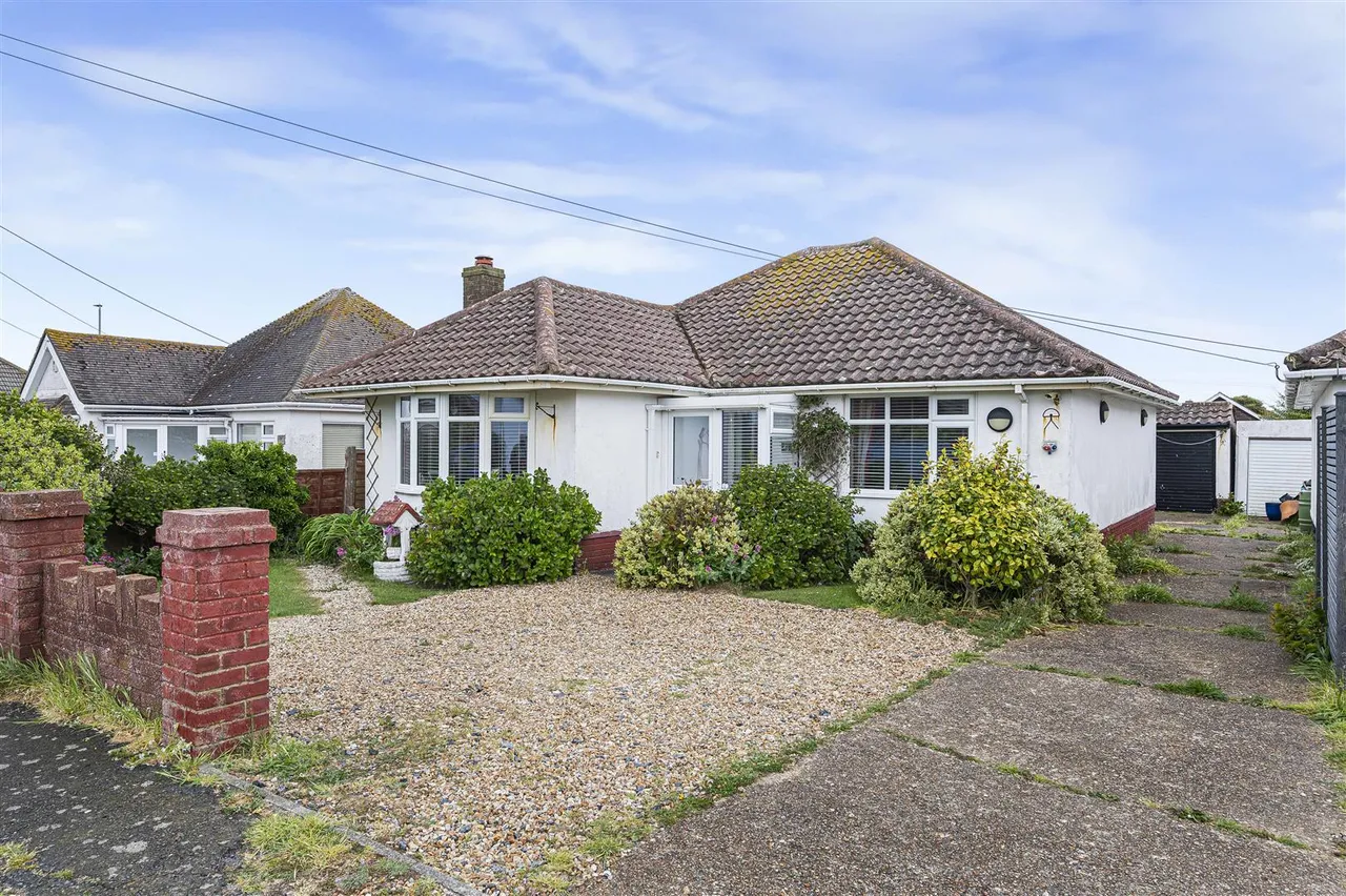 Friars Avenue, Peacehaven, photo 26
