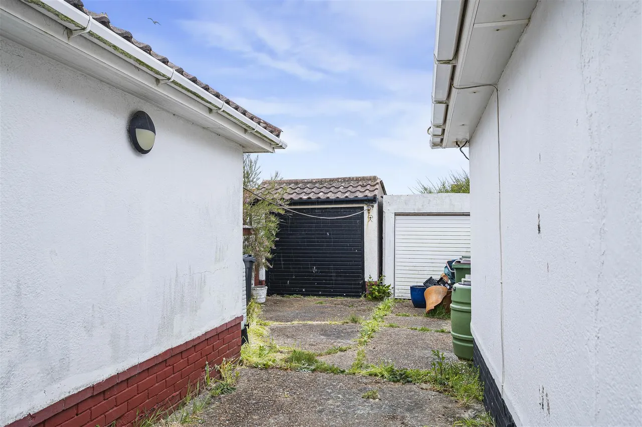 Friars Avenue, Peacehaven, photo 21