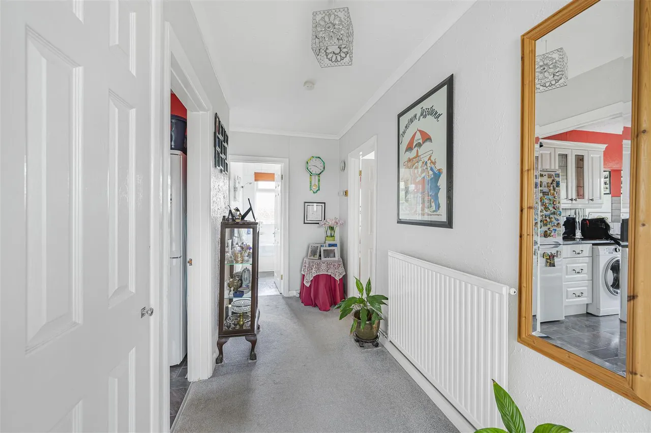 Friars Avenue, Peacehaven, photo 7
