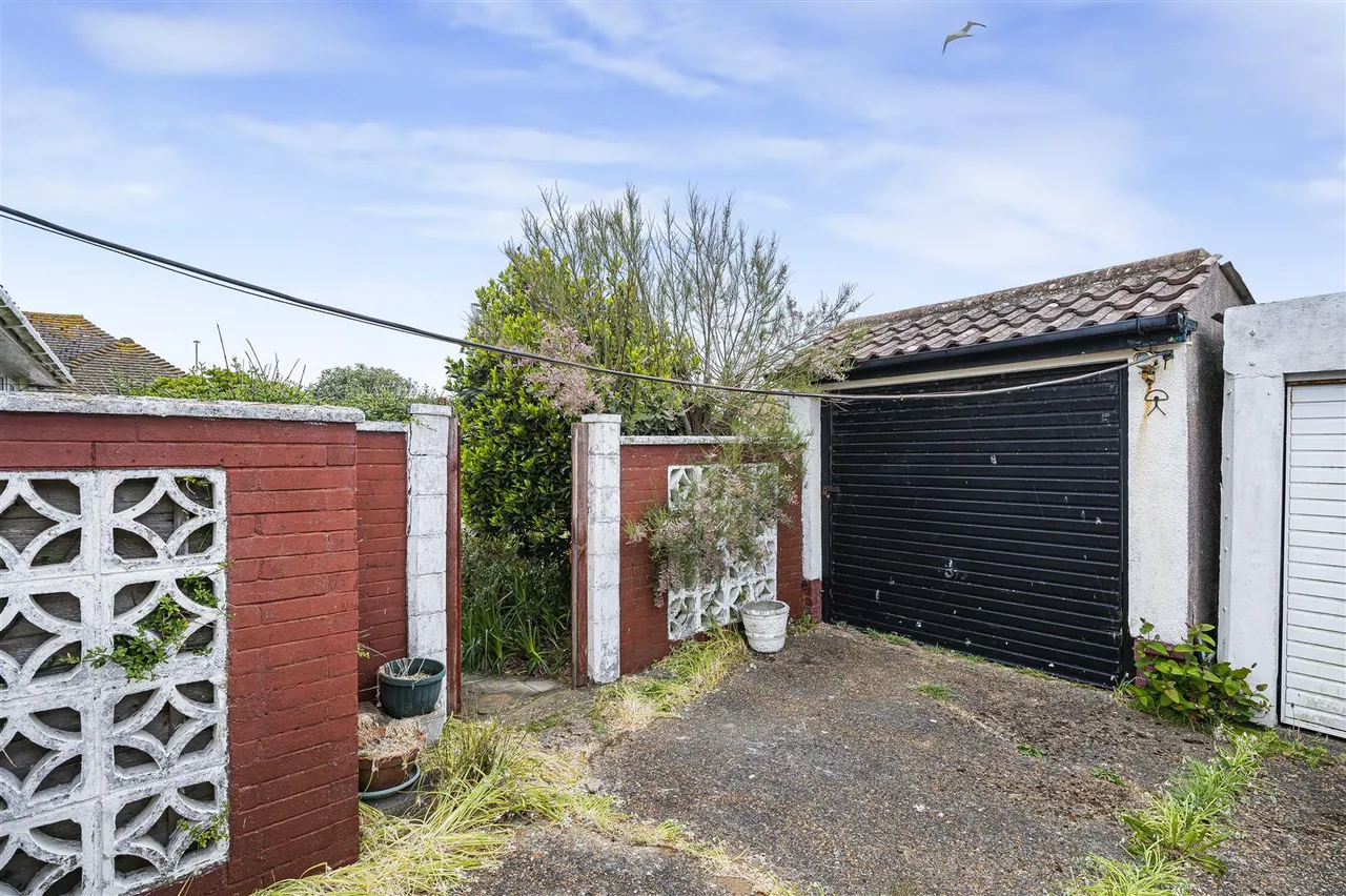Friars Avenue, Peacehaven, photo 10