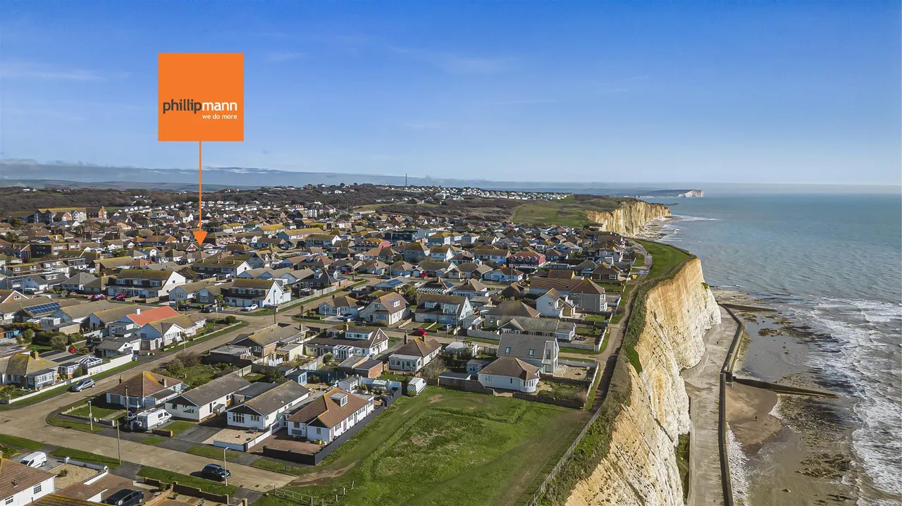 Friars Avenue, Peacehaven, photo 13