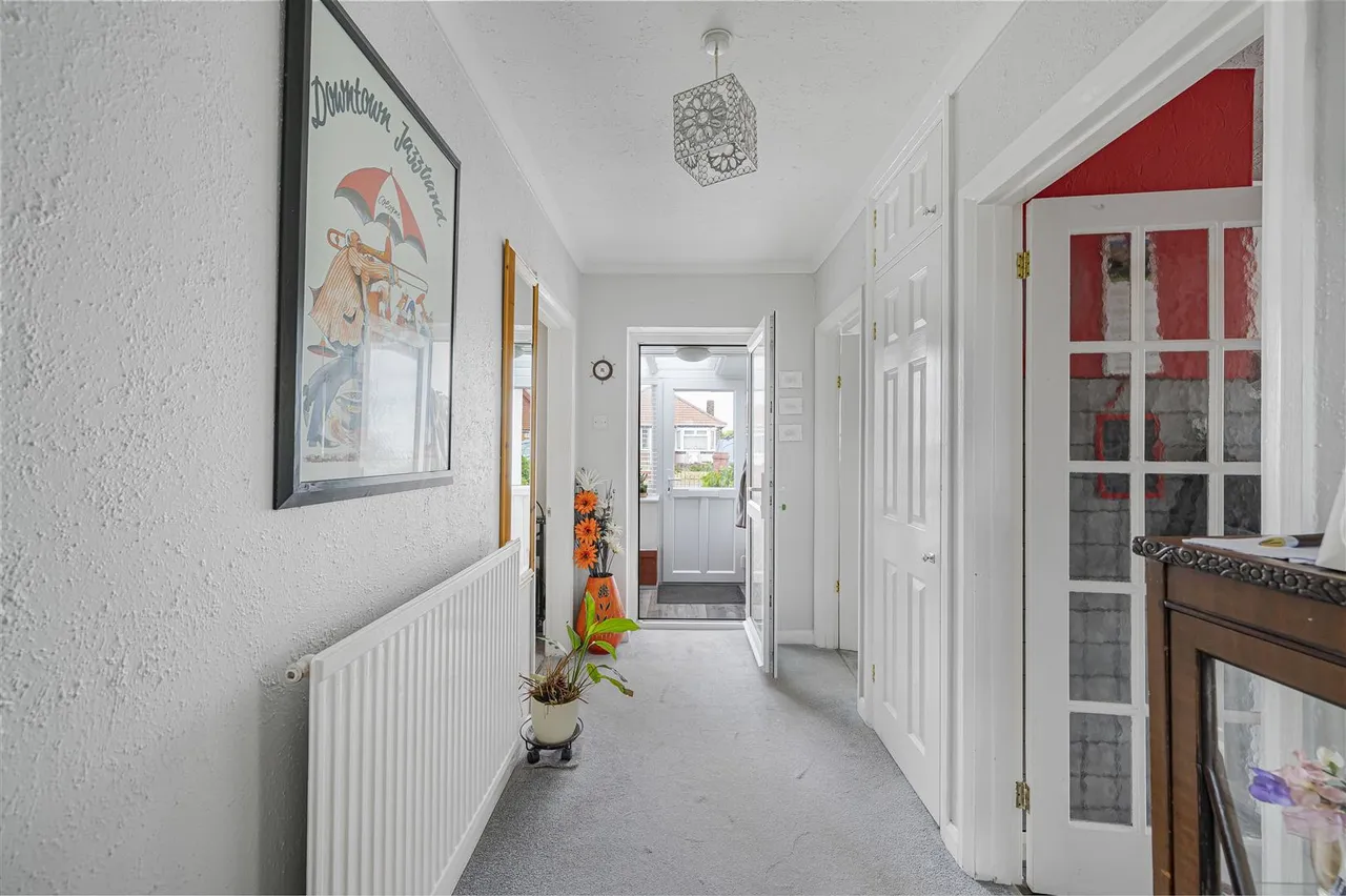 Friars Avenue, Peacehaven, photo 18