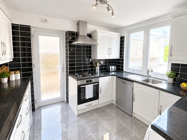 Petunia Crescent, Chelmsford, CM1, photo 2