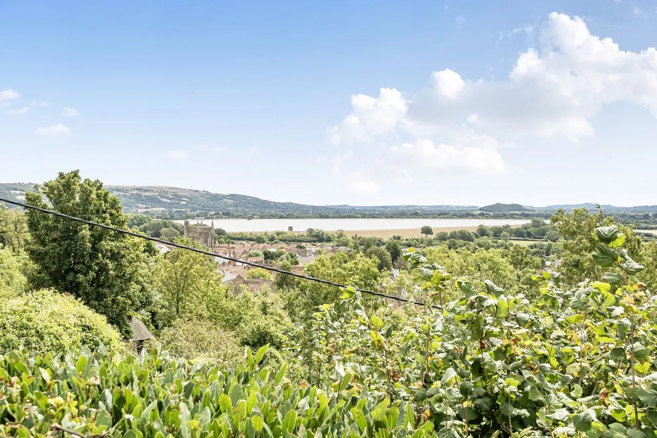Hillside, Axbridge, BS26, photo 2