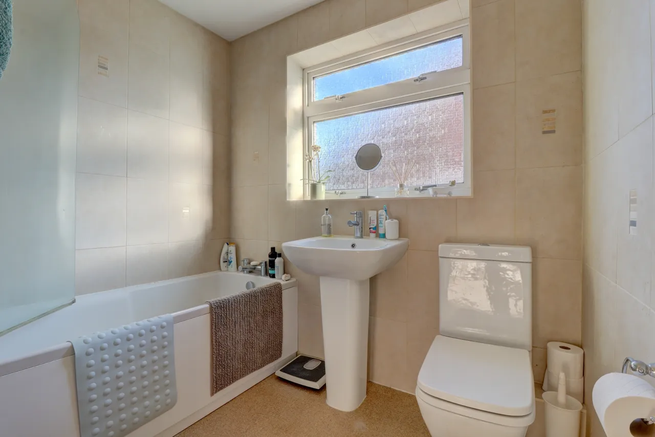 Hoppers Way, Great Kingshill, HP15, photo 19