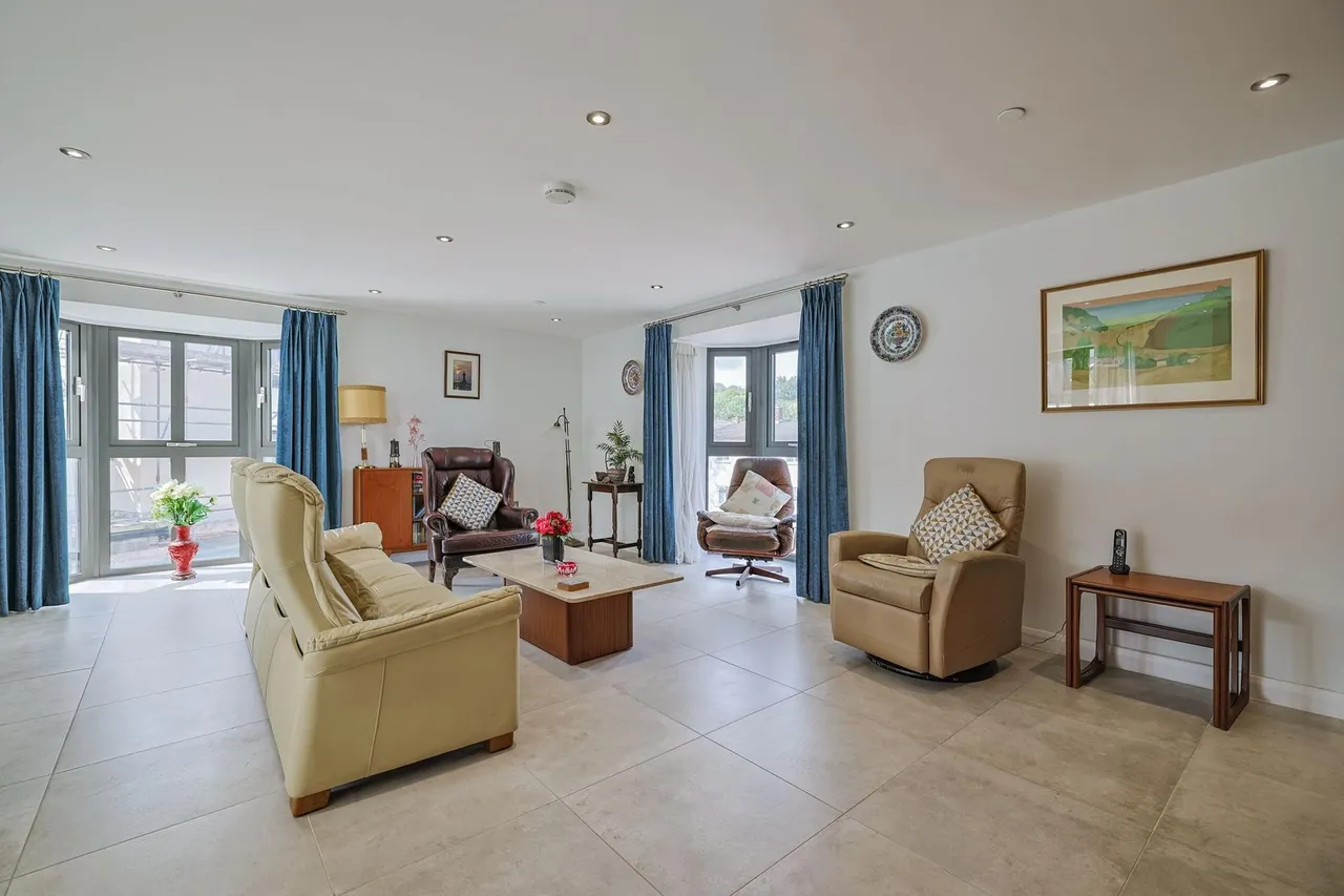 Oyster Court, Mumbles, SA3, photo 10