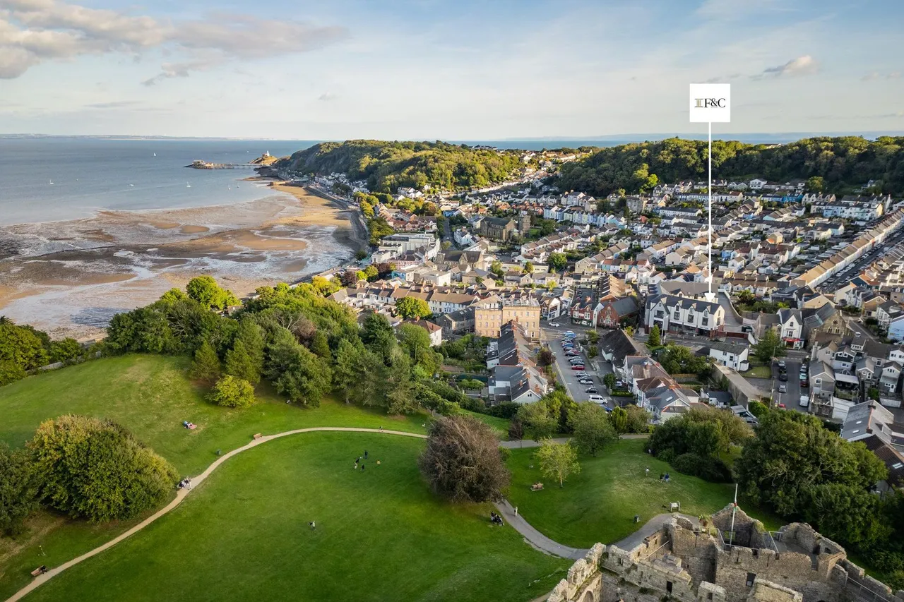 3 bed flat for sale, Oyster Court, Mumbles, SA3