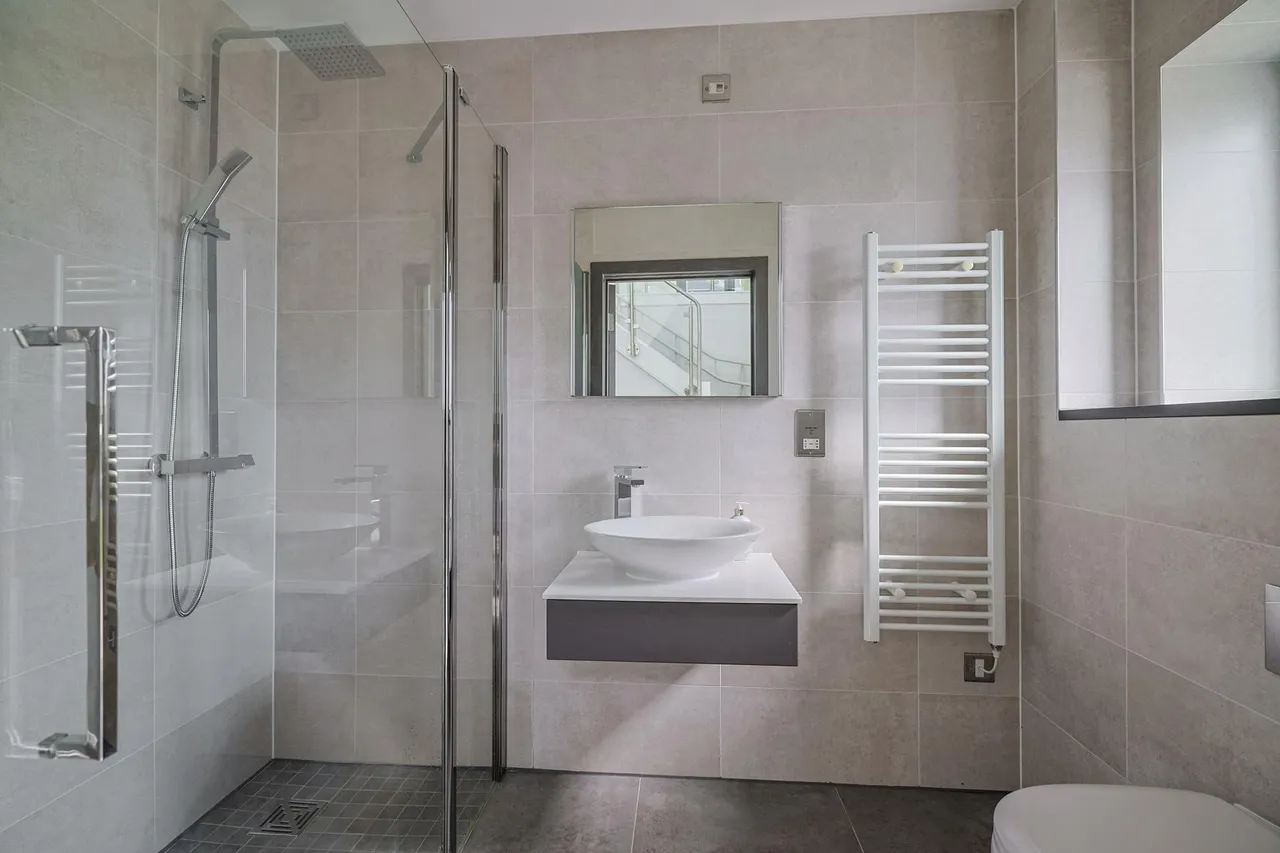 Oyster Court, Mumbles, SA3, photo 18