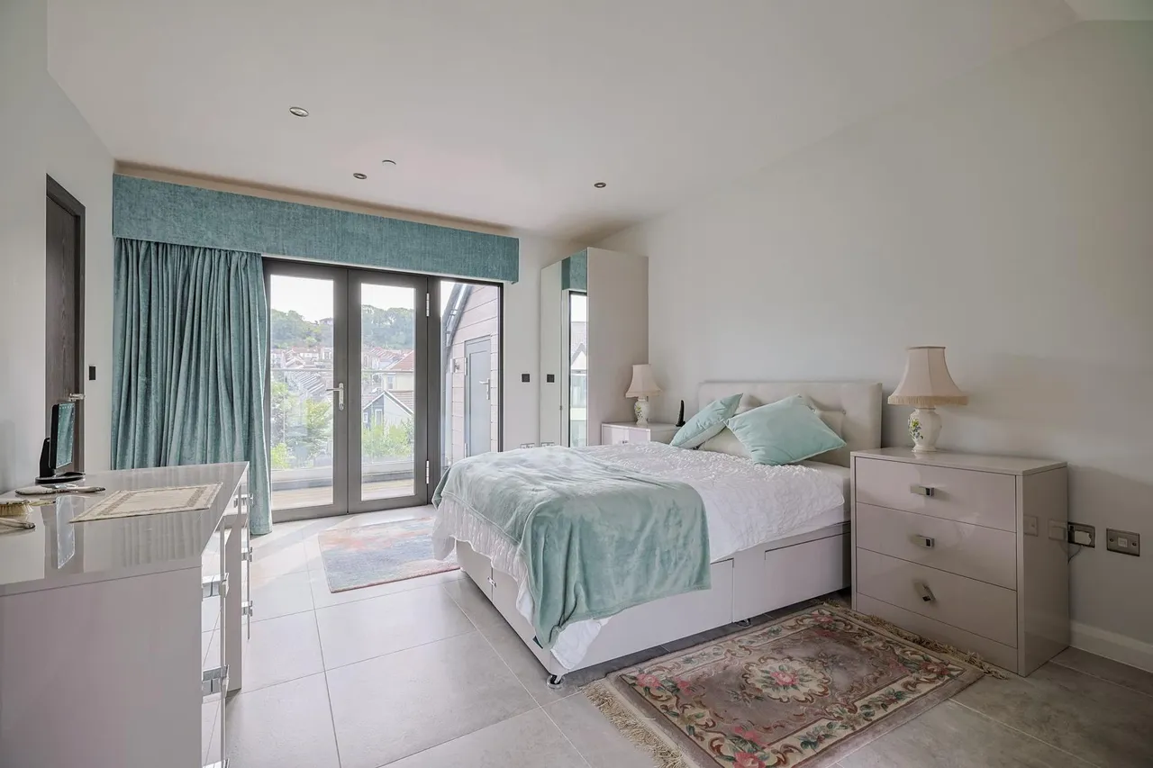 Oyster Court, Mumbles, SA3, photo 19