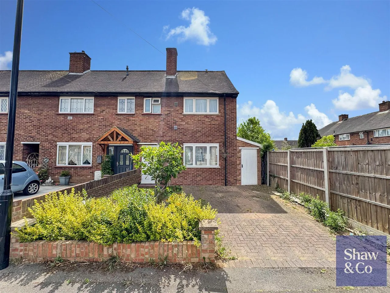 Sparrow Farm Drive, Feltham, photo 11