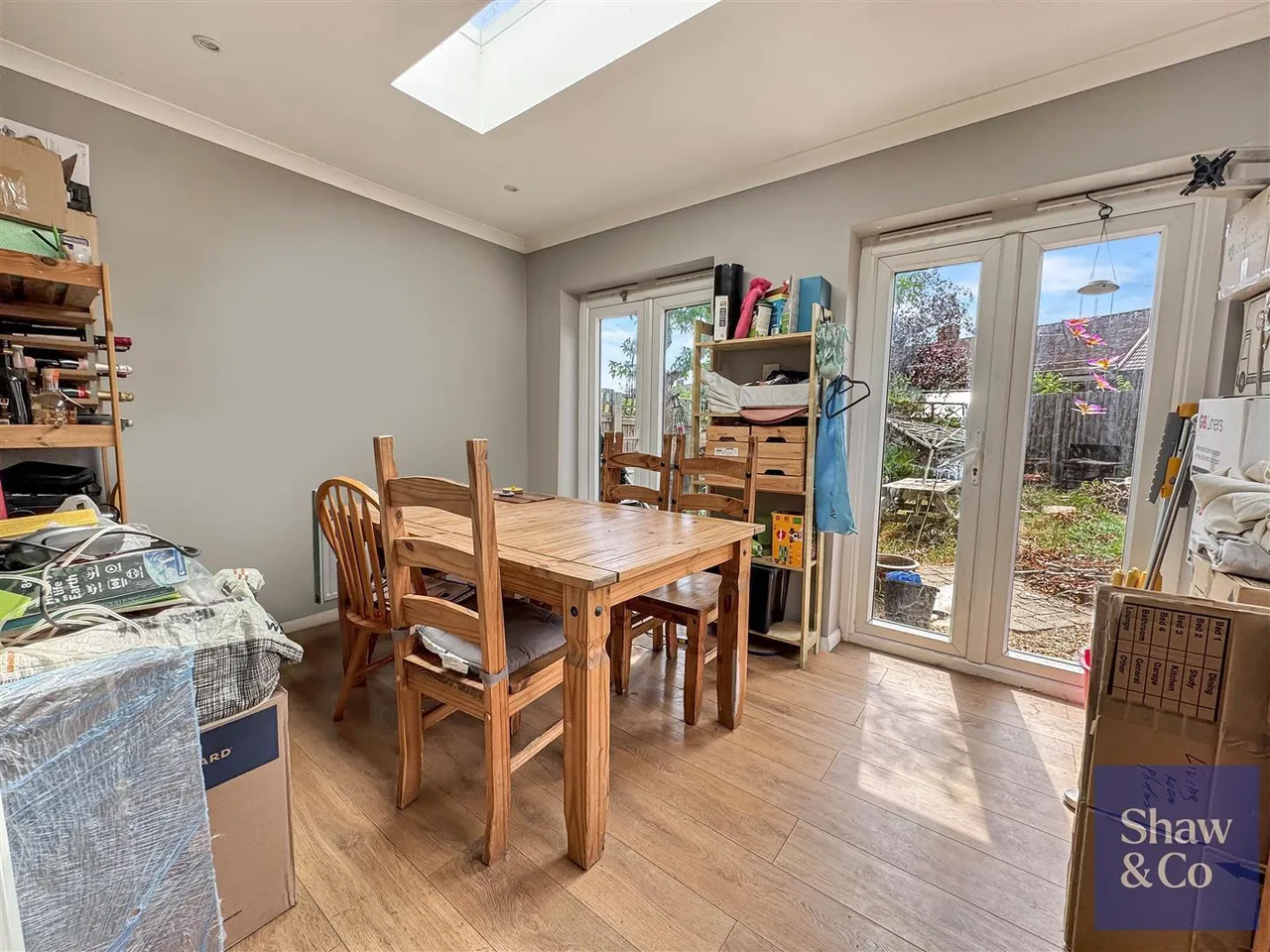 Sparrow Farm Drive, Feltham, photo 5