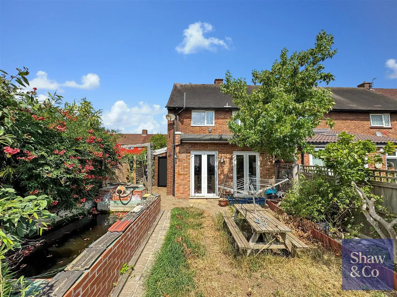 Sparrow Farm Drive, Feltham, photo 10