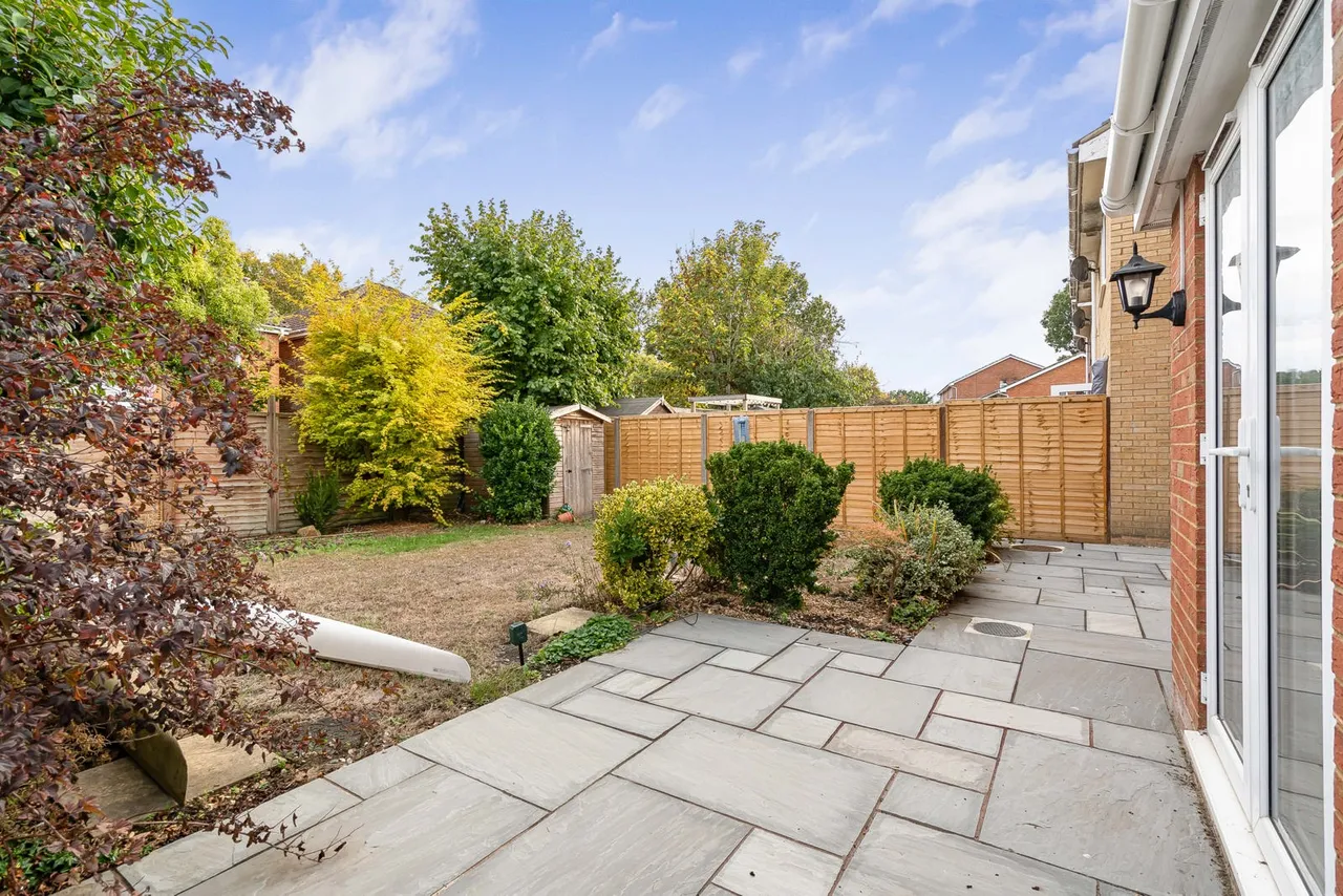 Wyvern Close, Ash Vale, GU12, photo 21