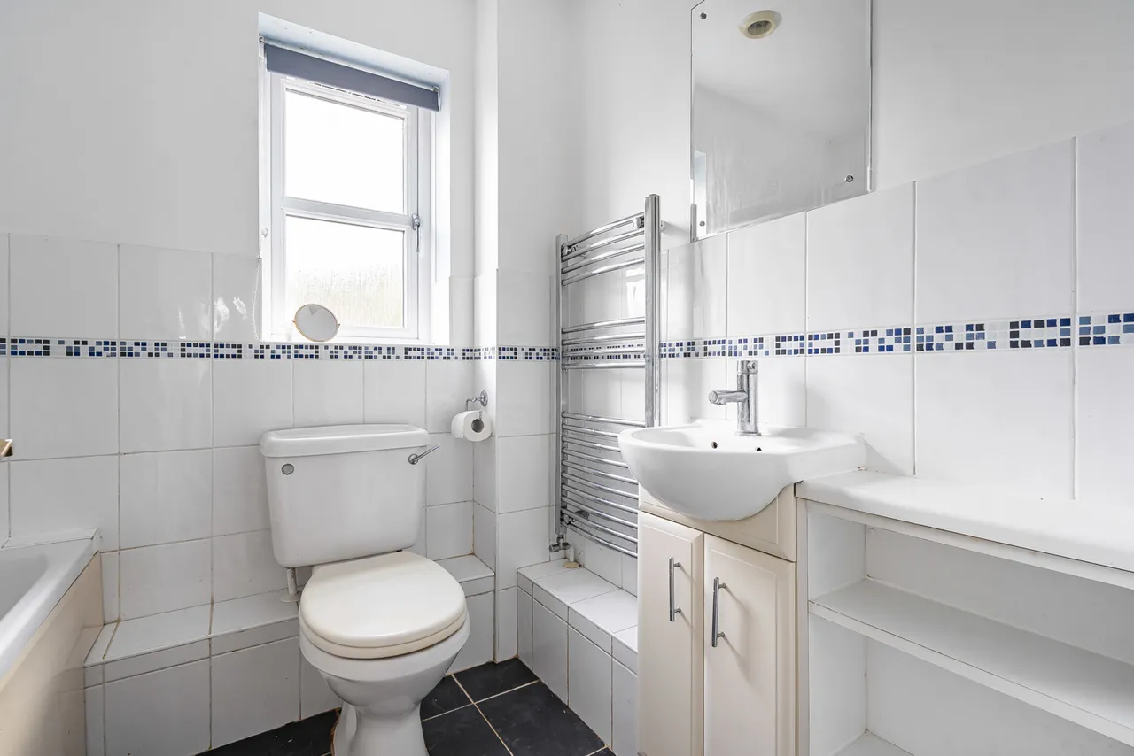 Wyvern Close, Ash Vale, GU12, photo 19