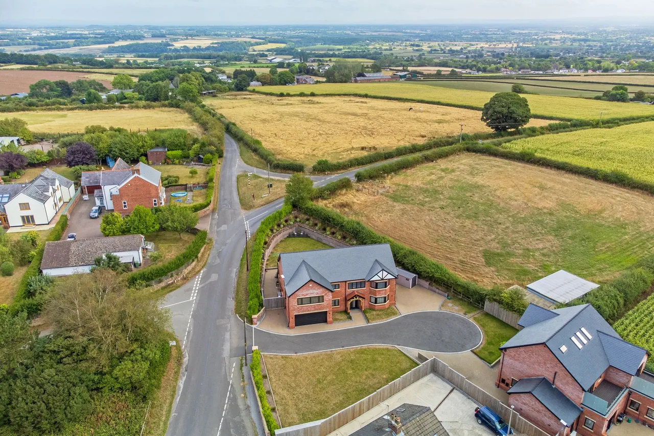 Newton, Frodsham, photo 41
