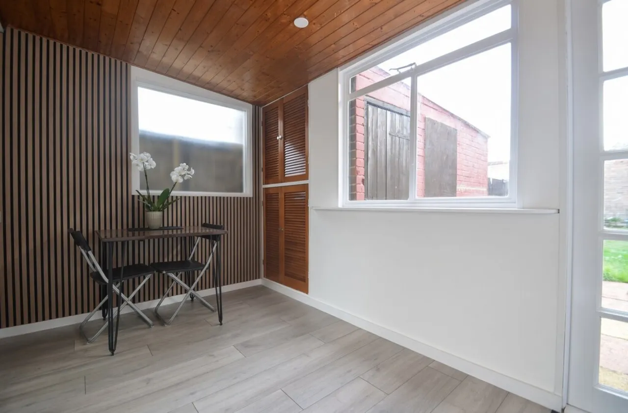 Main Street, Feltham, photo 8