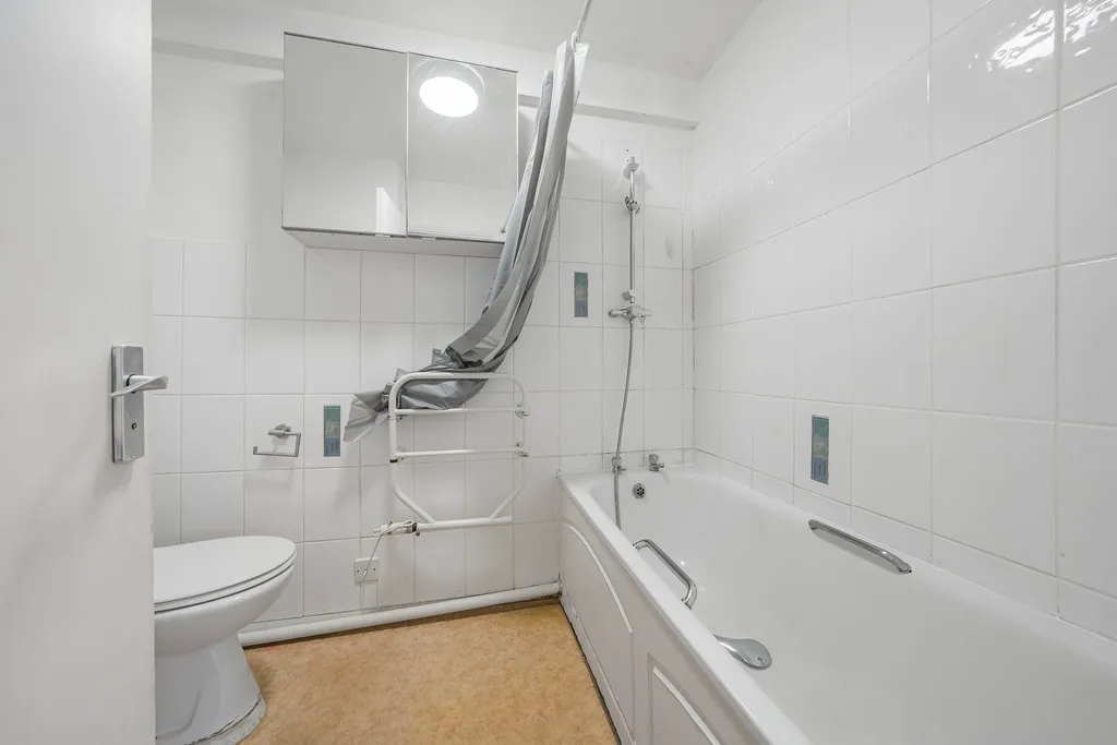 Blackmore Way, Uxbridge, UB8, photo 9