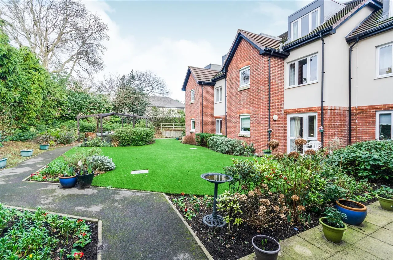 Ringwood Road, Ferndown, BH22, photo 11