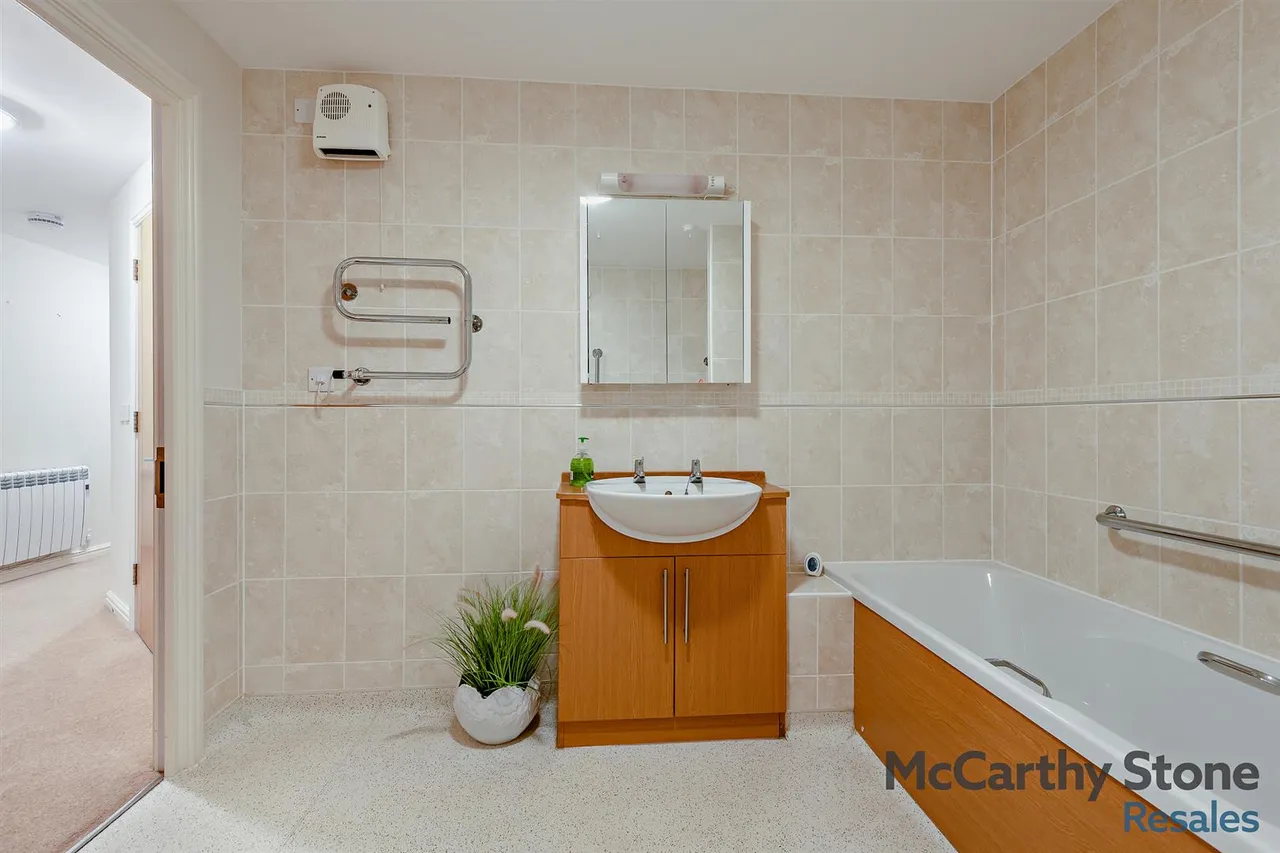 Ringwood Road, Ferndown, BH22, photo 24