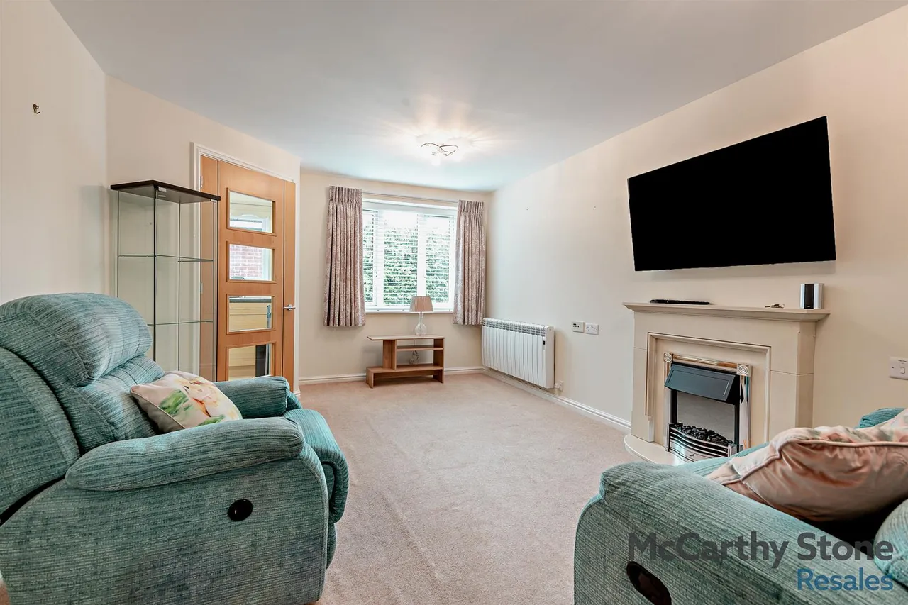 Ringwood Road, Ferndown, BH22, photo 3