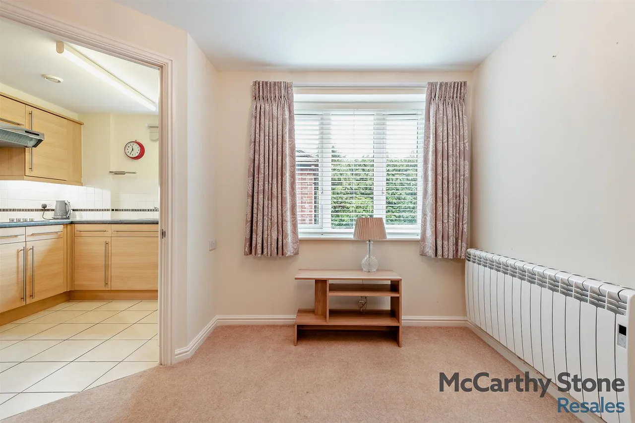 Ringwood Road, Ferndown, BH22, photo 25