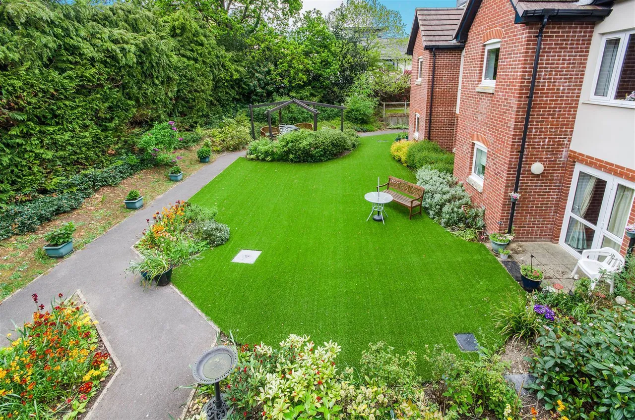 Ringwood Road, Ferndown, BH22, photo 12