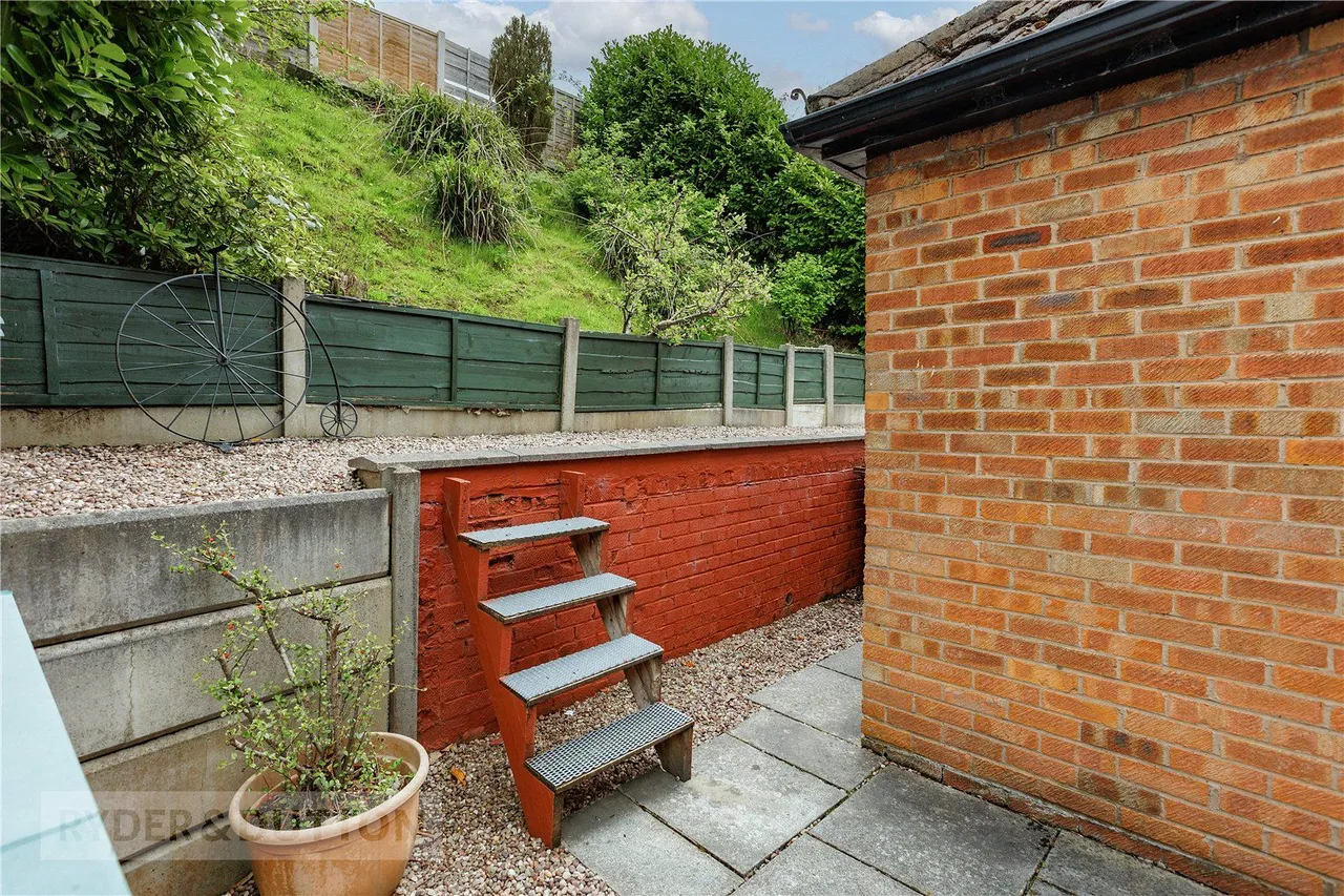 Regent Drive, Mossley, OL5, photo 18