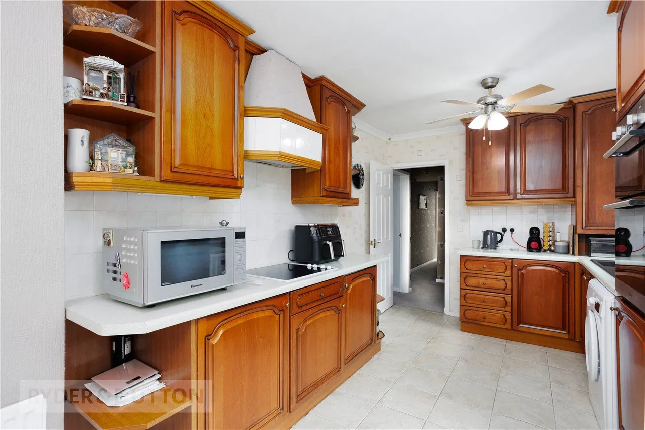 Regent Drive, Mossley, OL5, photo 10