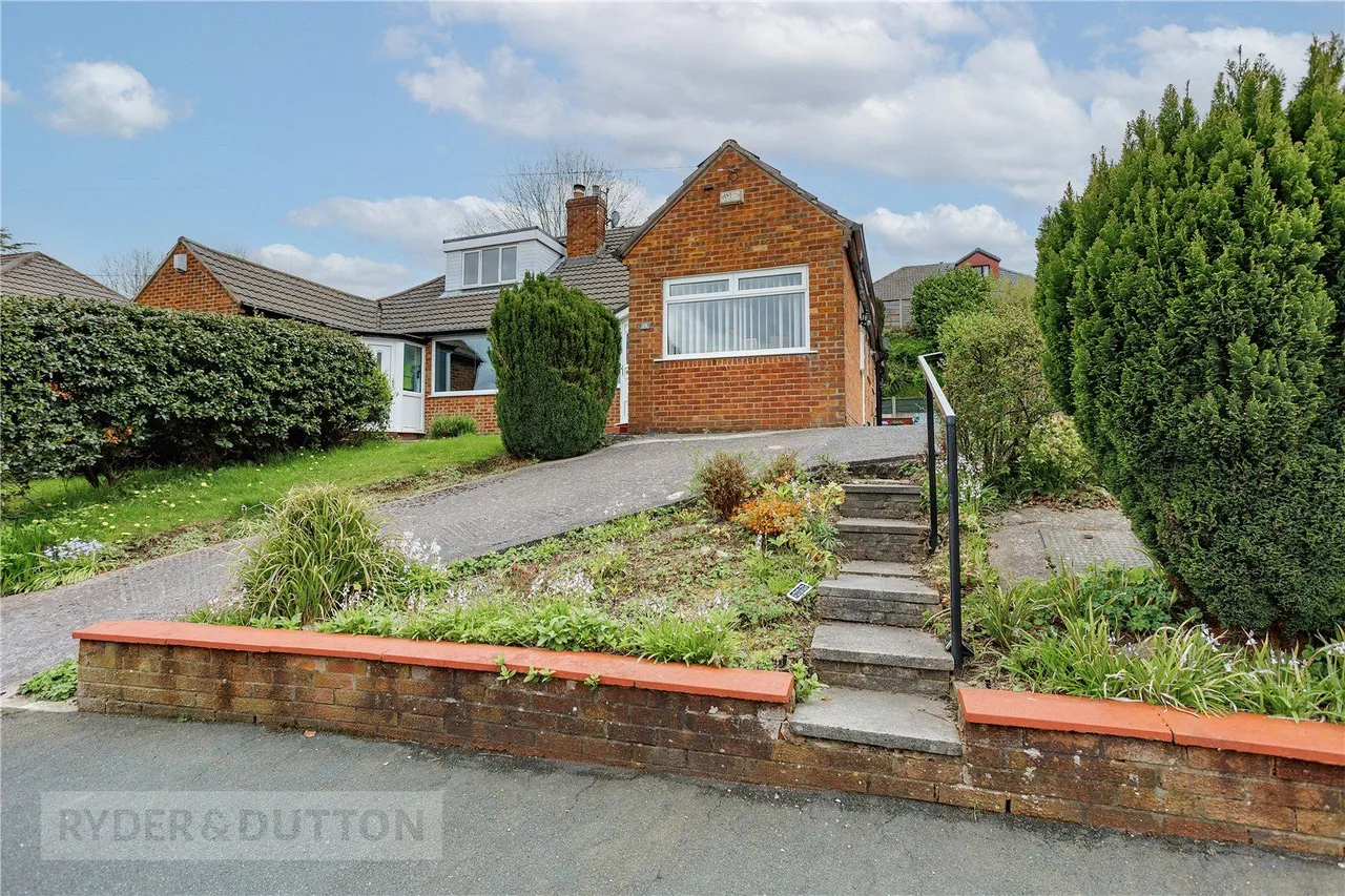 3 bed house for sale, Regent Drive, Mossley, OL5