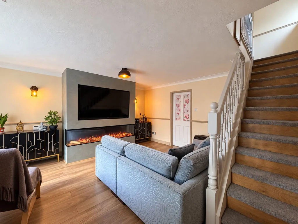 Lambourne Close, Great Wyrley, WS6, photo 6