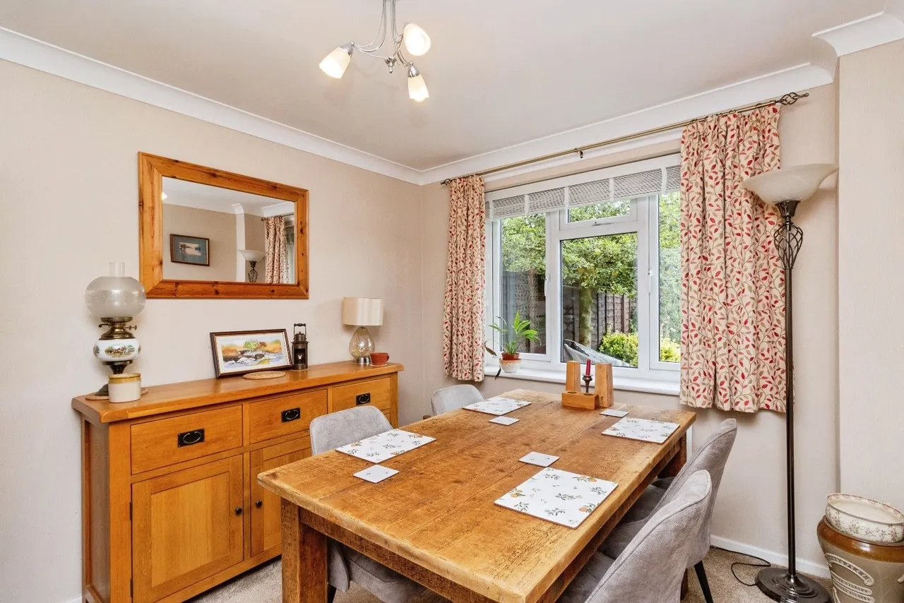 Leeses Close, Shawbirch, Telford TF5 0NN, photo 6