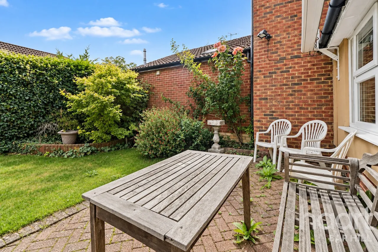 Kingfisher Close, Bourn, CB23, photo 15